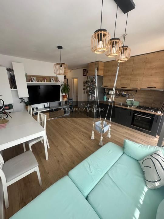 Apartament de vanzare 3 camere, 66 mp, 2 bai, balcon, 2 parcari - Poză 1