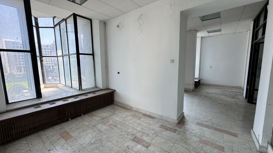 Spațiu comercial 493 mp utili | Locație centrală | Vizibilitate excelentă | - Poză 32