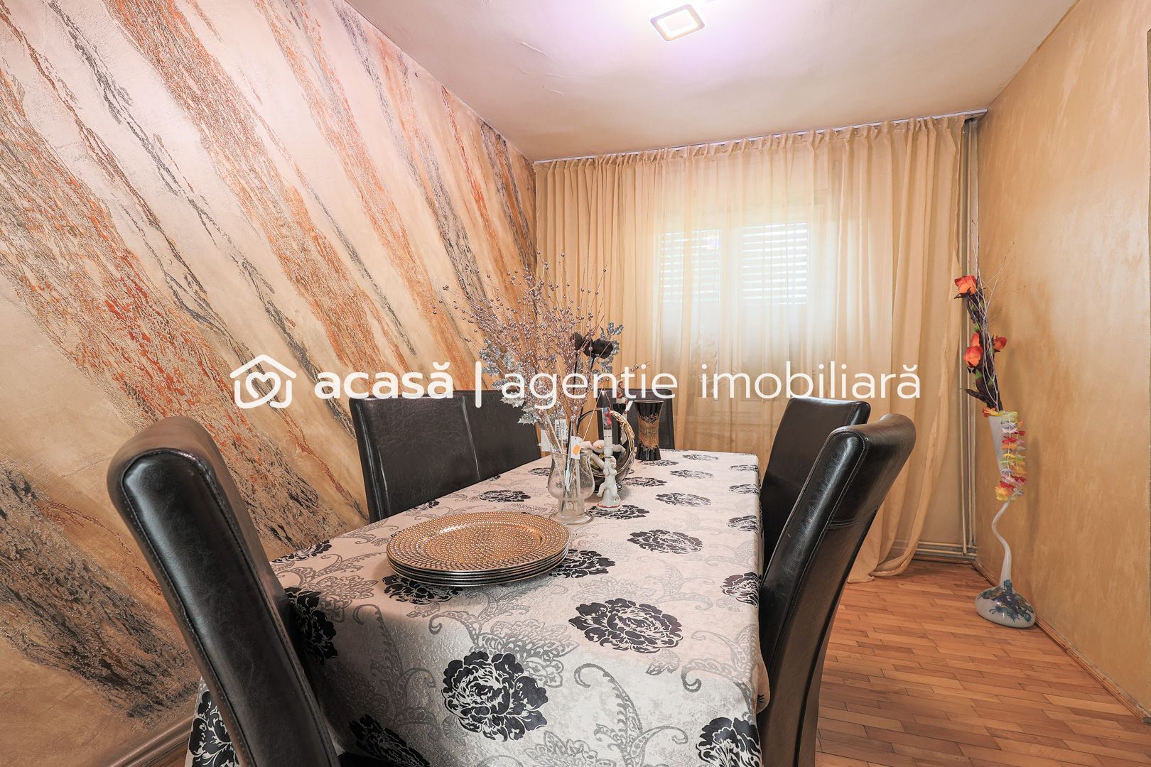 Casă cu teren generos și autorizatie pentru investiție in Parneava - Poză 10