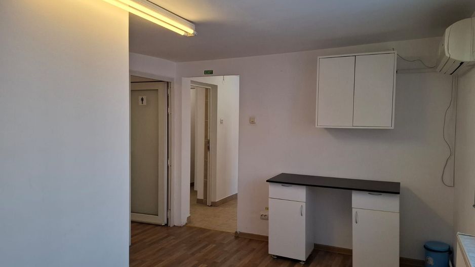 URGENT!, Titulescu, et. 1 in imobil P+1, INTRARE SEPARATA, NEGOCIABIL - Poză 9