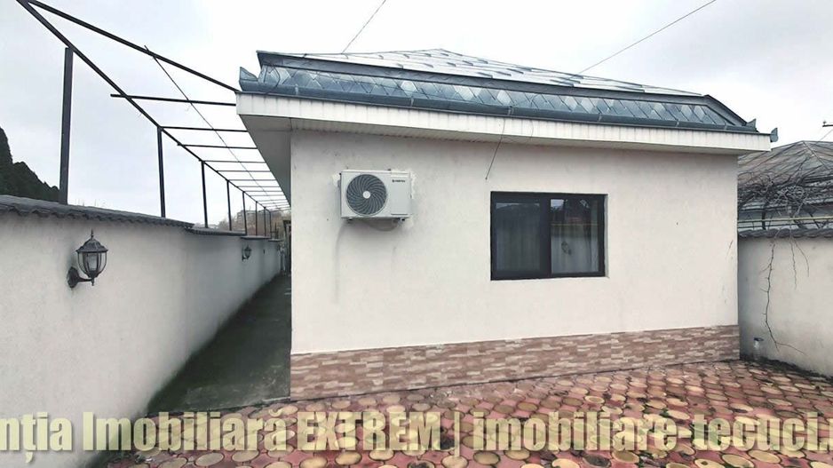 Casa cu 3 camere și 360mp teren, în Tecuci str. Vânători - Poză 1