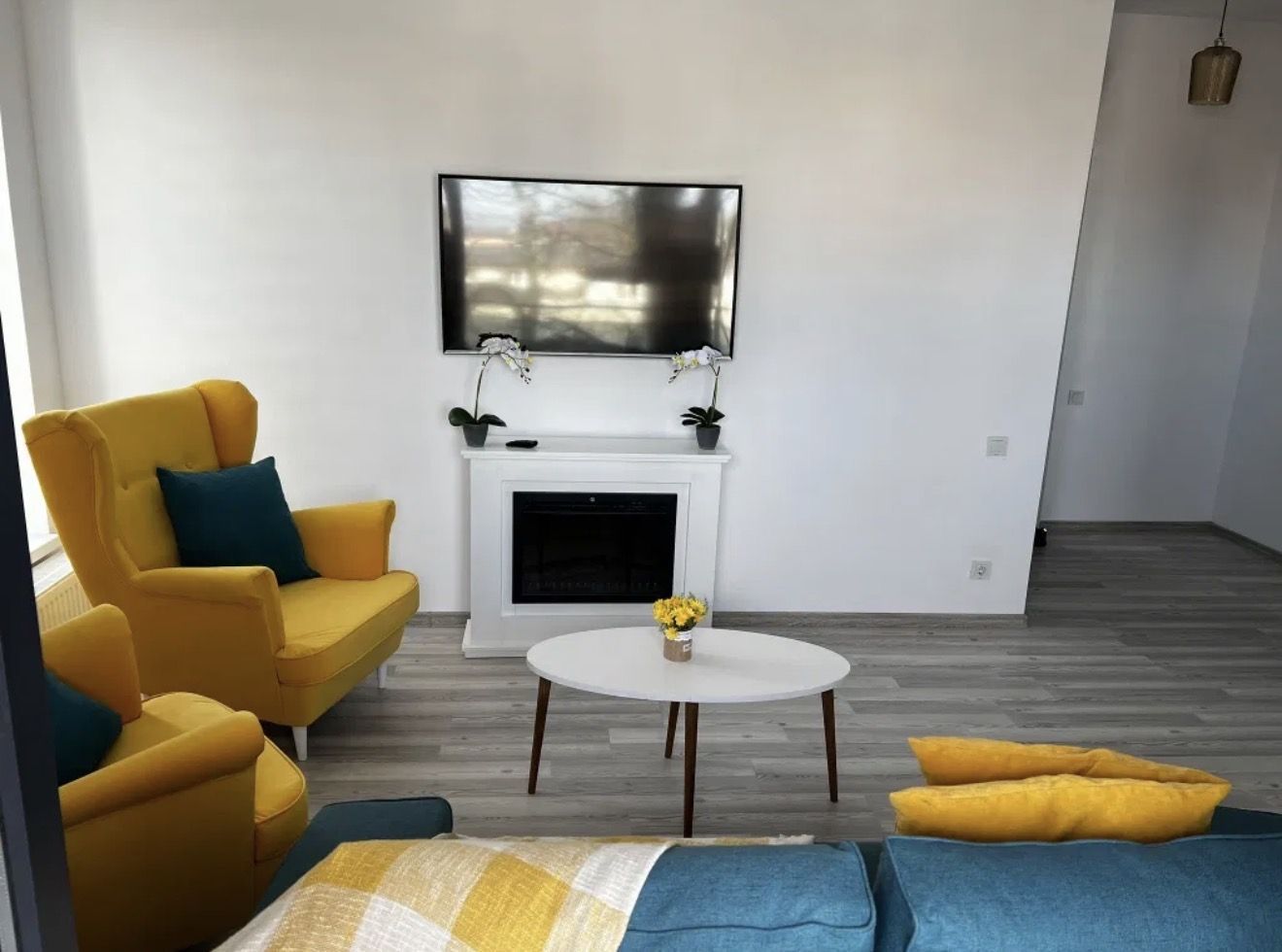 AP. 2 CAMERE- ANDRONACHE, PARCARE INCLUSA, CENTRALA, NEGOCIABIL - Poză 2