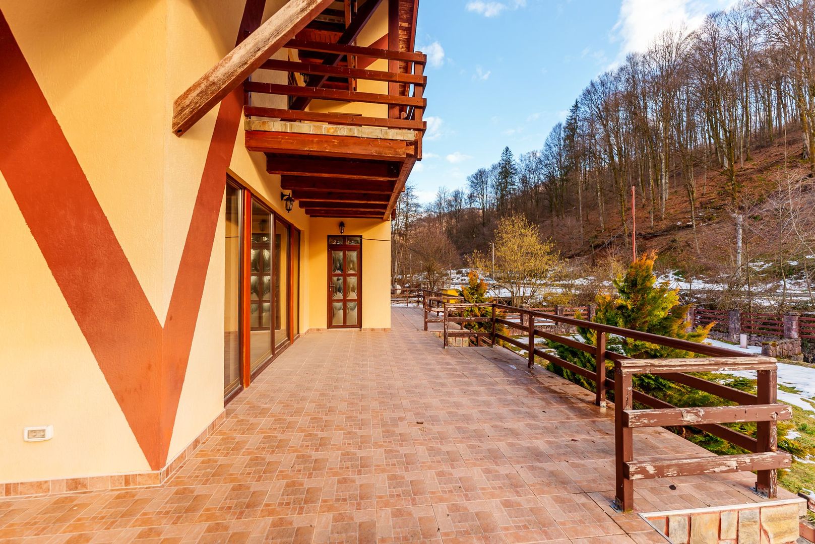 Vilă pentru investiții în Moneasa - Poză 12