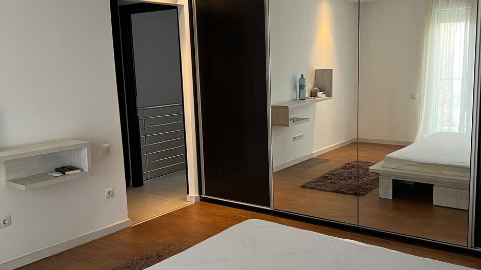 Casa de inchiriat- Cosmopolis - Poză 1