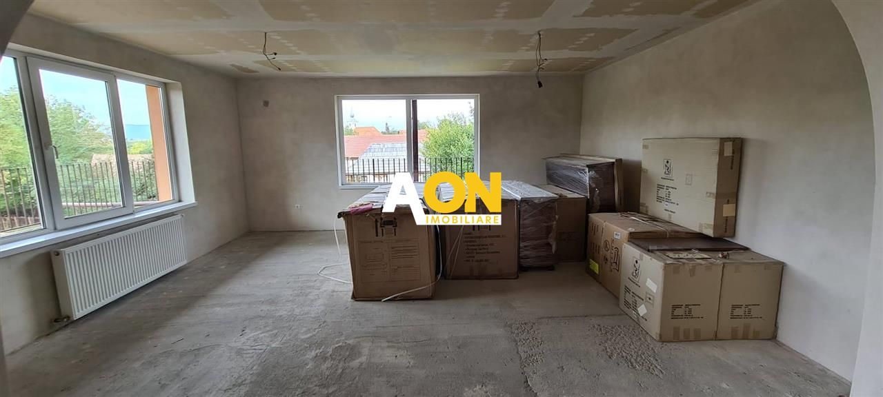 De vanzare casa 4 camere 1392 mp teren in Oarda de Sus - Poză 13