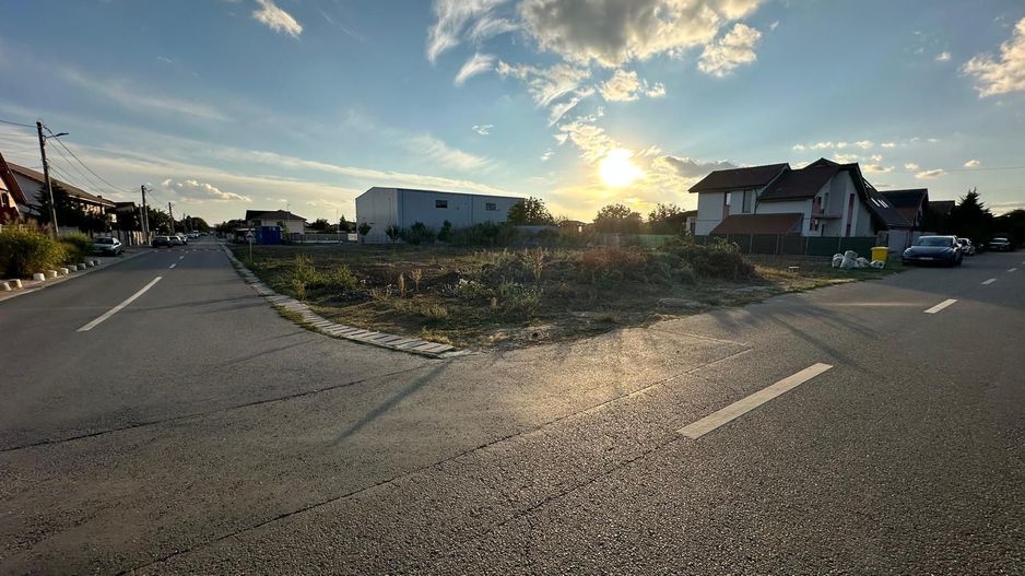 Teren 920 mp cu 2 fronturi - Poză 3