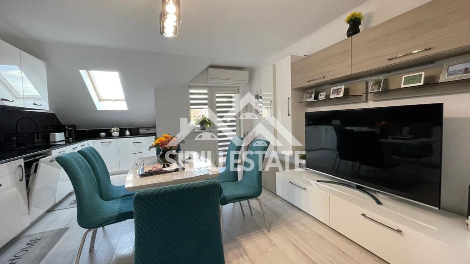 Apartament 3 camere 70 mp.  pod, loc de parcare-Selimbar - Poză 2