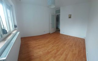 Apartament 3 camere de vânzare – Micro 21 | Etaj 2/4 | Centrală Ariston | Izolat - Poză 3