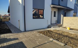 Sacalaz, 1/2 Duplex pe Etaj, 4 Camere,2 Bai,Terasa Acoperita - Poză 3