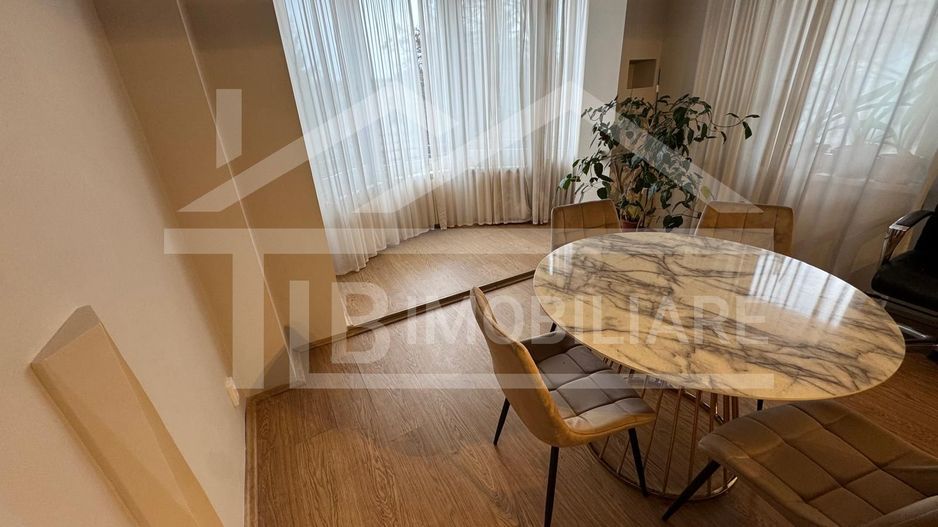 Apartament cu 3 camere, 85 mp, Zona Central - Poză 3