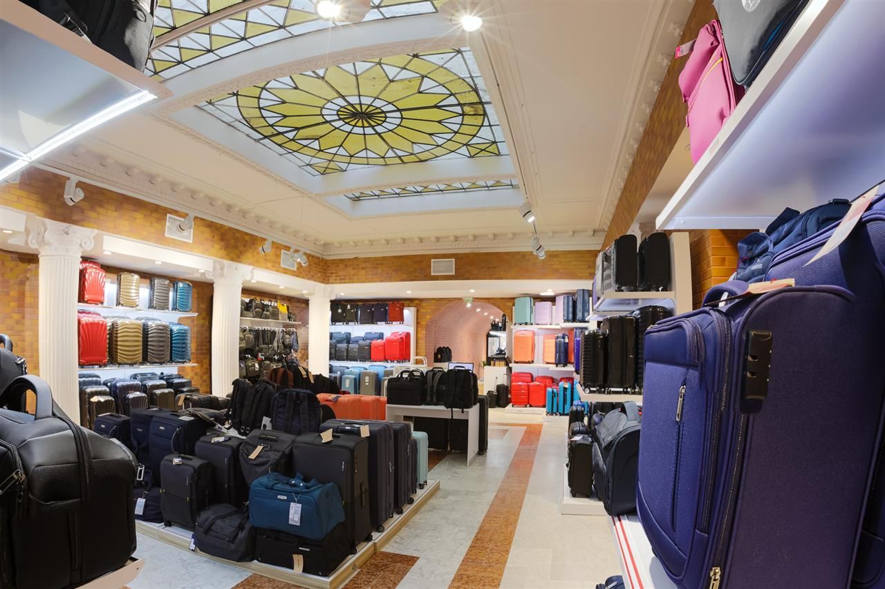 Sub mantia arhitecturala istorica a Cetatii Timisoarei, Spatiu comercial - Poză 10