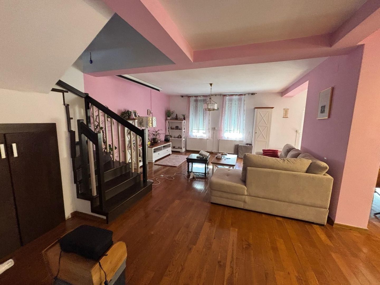 Vila deosebita aproape de padure - Poză 13