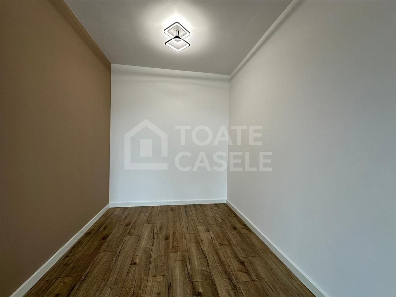 Apartament modern cu 2 camere si balcon – zona BMW - Poză 4