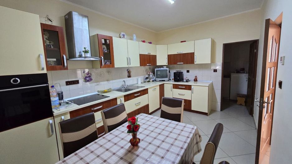 De Vânzare Casă Păuleștiului 9 ari teren - Poză 5