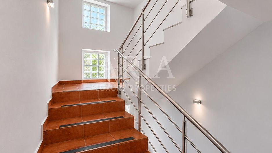 Clădire multifuncțională | Aproximativ 800 mp | Renovată integral în 2024 - Poză 10