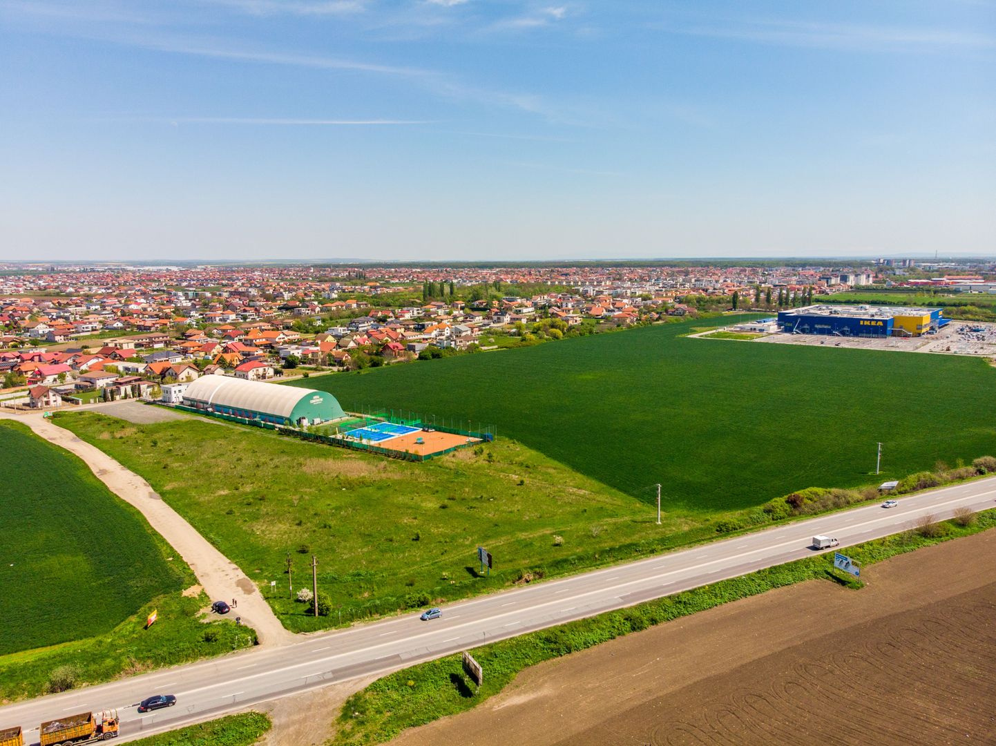 Teren de 10.000 mp amplasare avantajoasă - Poză 3