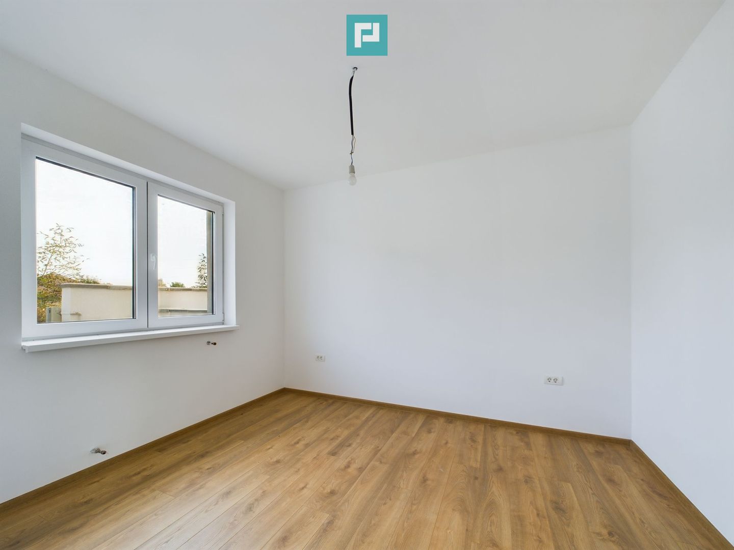 Duplex elegant cu 3 dormitoare în Ghiroda - Poză 8