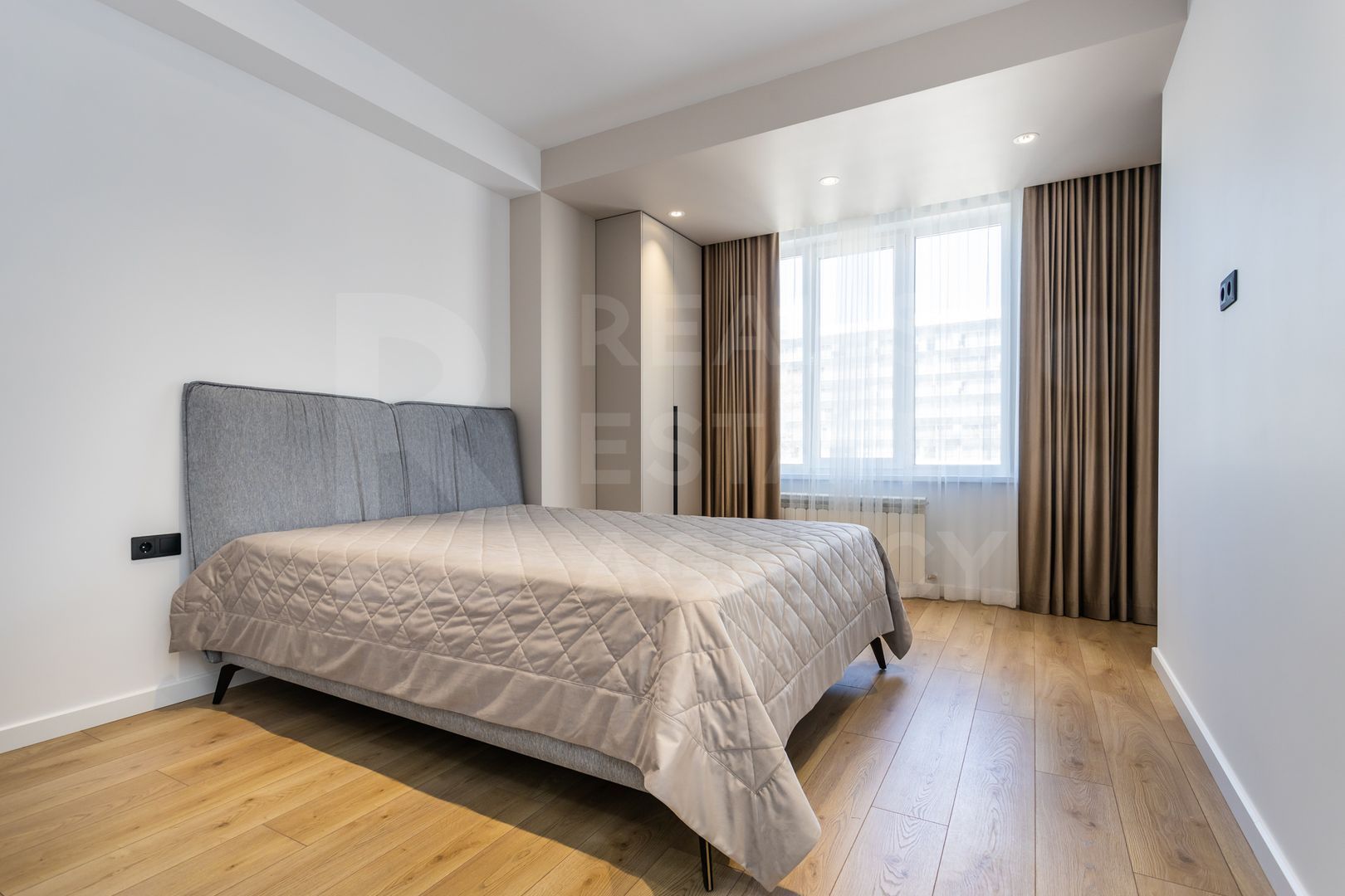 Chirie, penthouse, 2 camere, str. Mitropolit  Varlaam, Centru - Poză 9