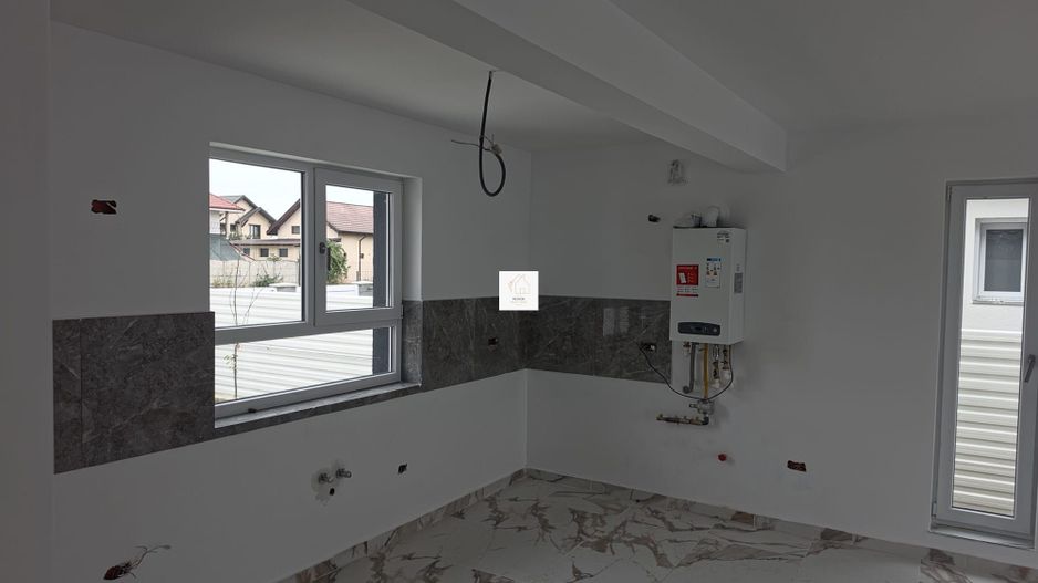 Casa 4 camere Crevedia - Poză 16