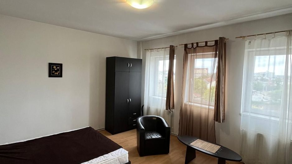 Apartament cu 3 camere | Popa Tatu | Semidecomandat - Poză 2