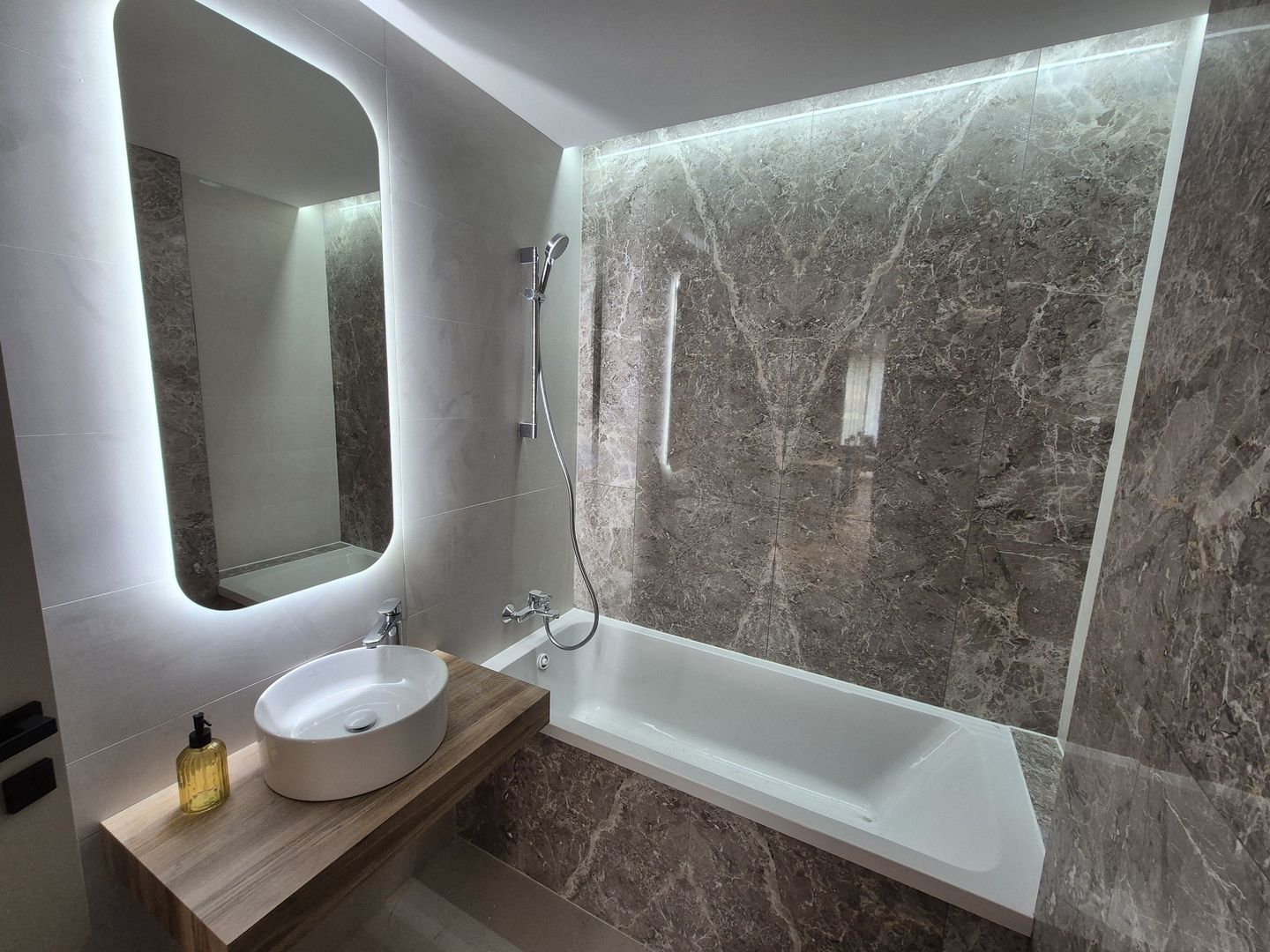 Apartament cu 2 camere + terasa 79,56 mp - Iancu Nicolae - Poză 9