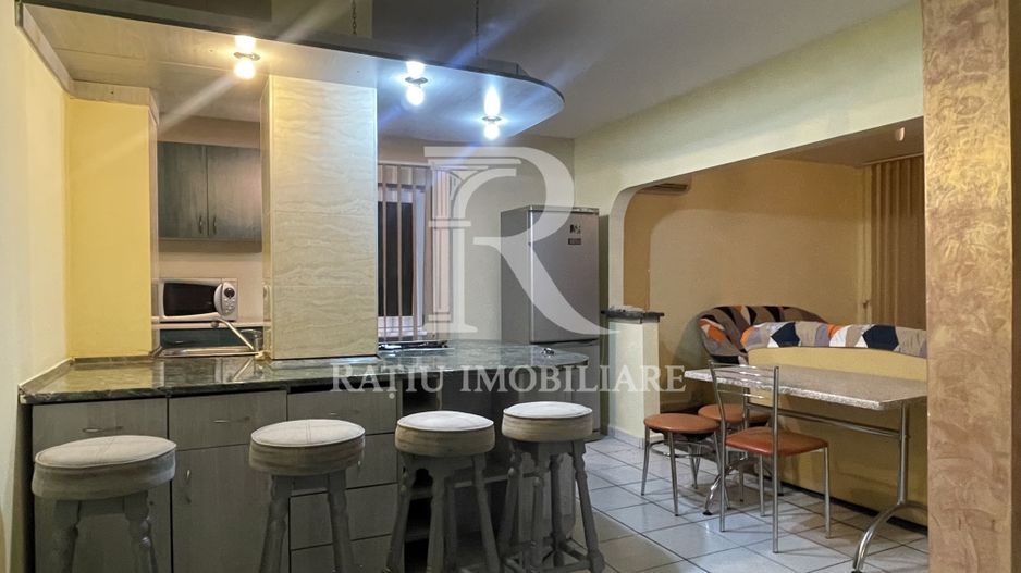 Apartament cu 3 camere | Zona Rogerius | Oradea - Poză 1