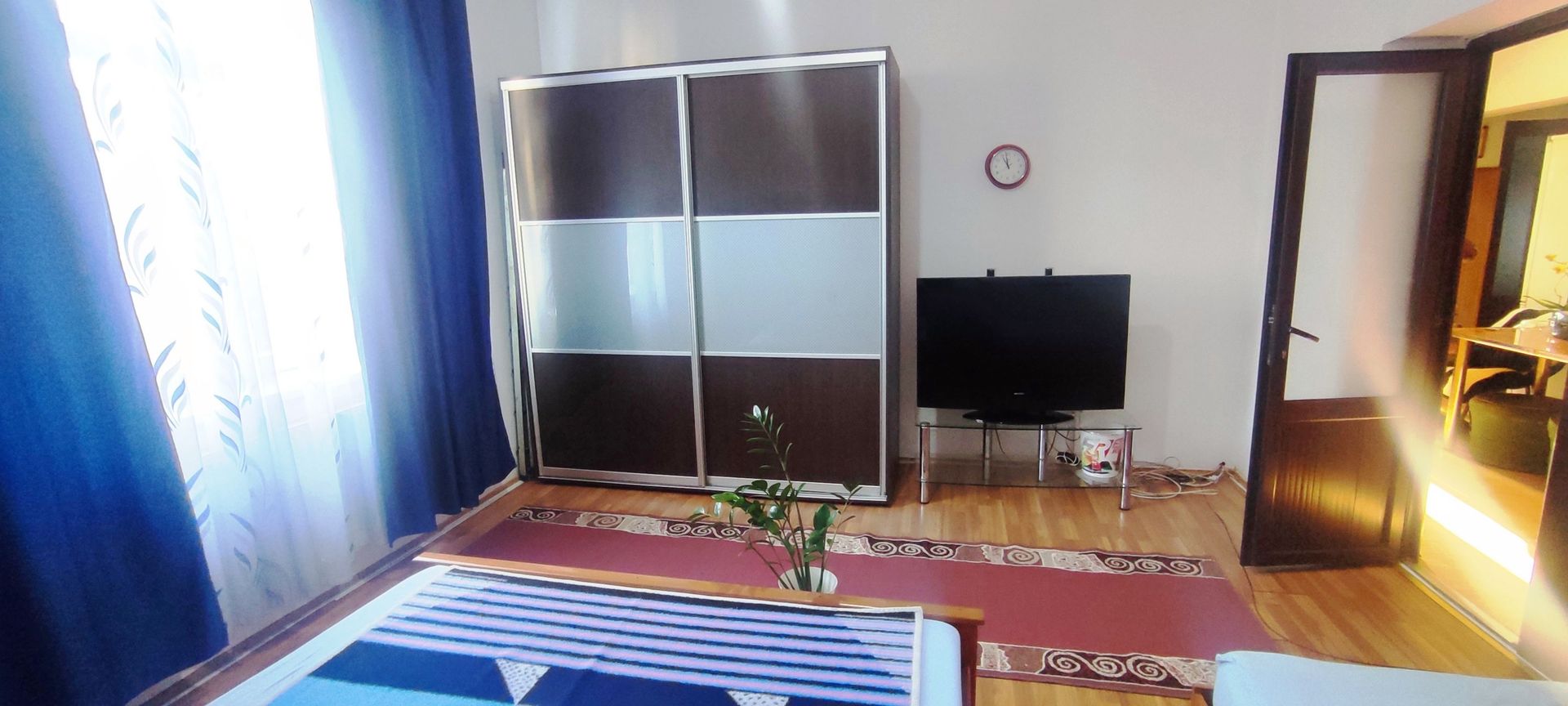 Apartament cu 3 camere in Craiter - Poză 3