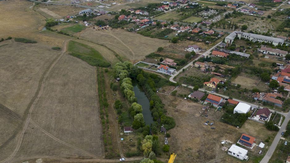 Teren de 7900 mp cu baltă de pescuit în Frumușeni - Poză 13
