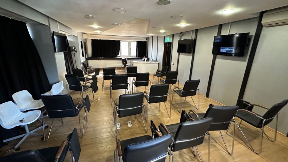 Spatiu în clădire de birouri - Poză 1