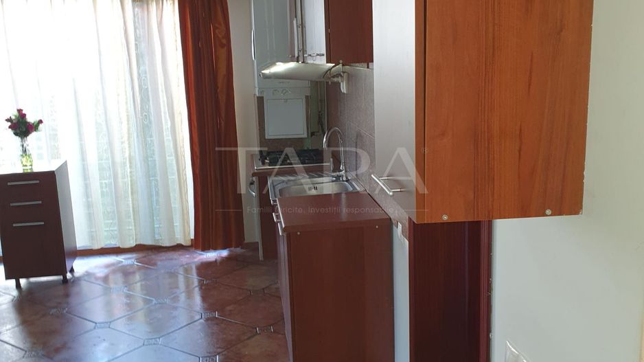 Apartament cu 3 camere în Gruia – liniște, verdeață și garaj! - Poză 3