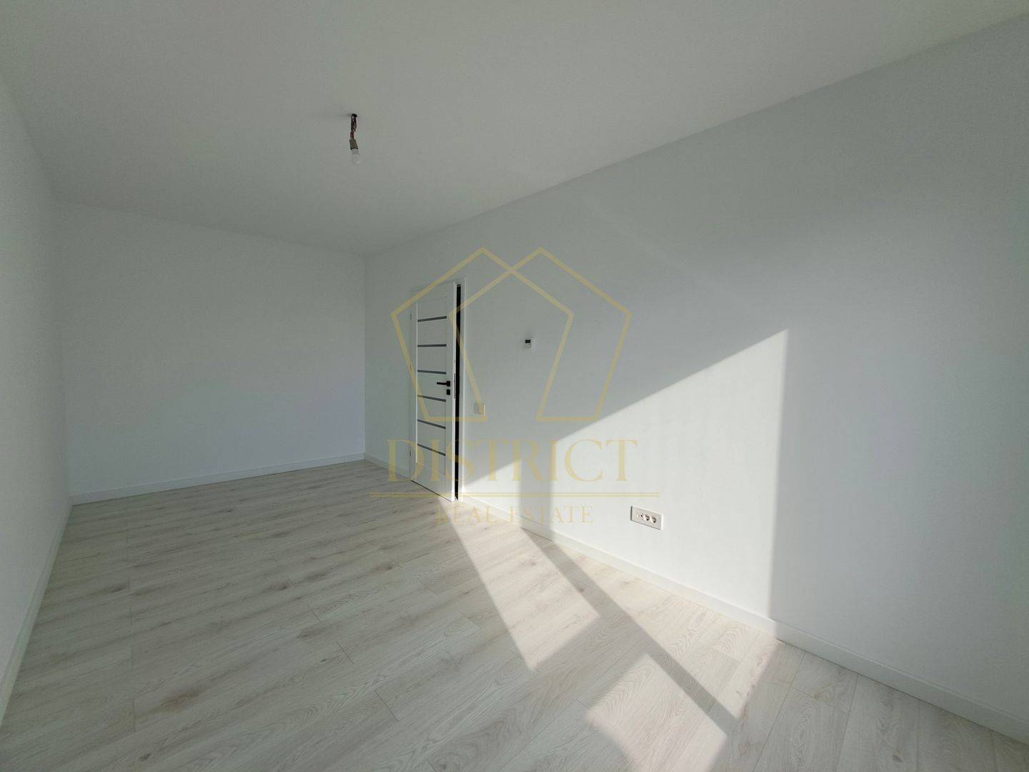 COM 0% Apartament cu 3 camere si terasa de 61 mp | Torontalului - Poză 6