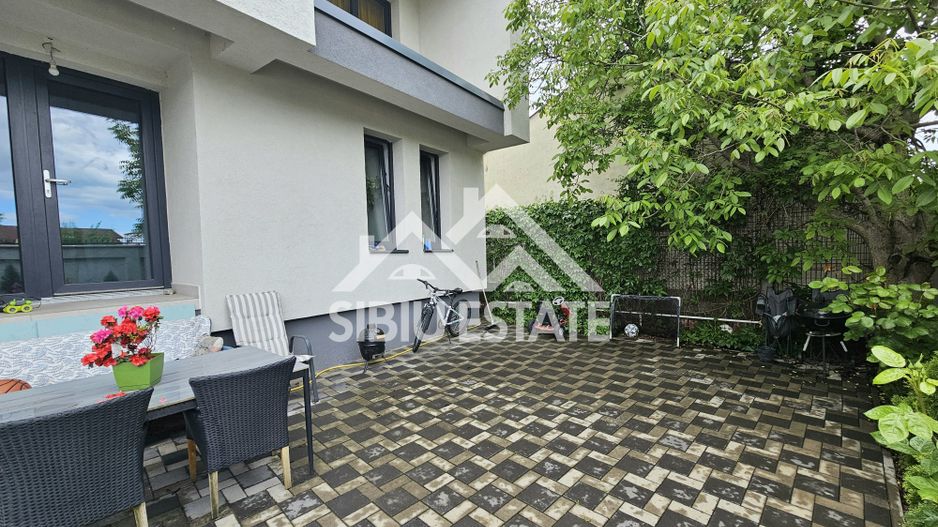 Casa moderna HOME & BUSINESS - Poză 20