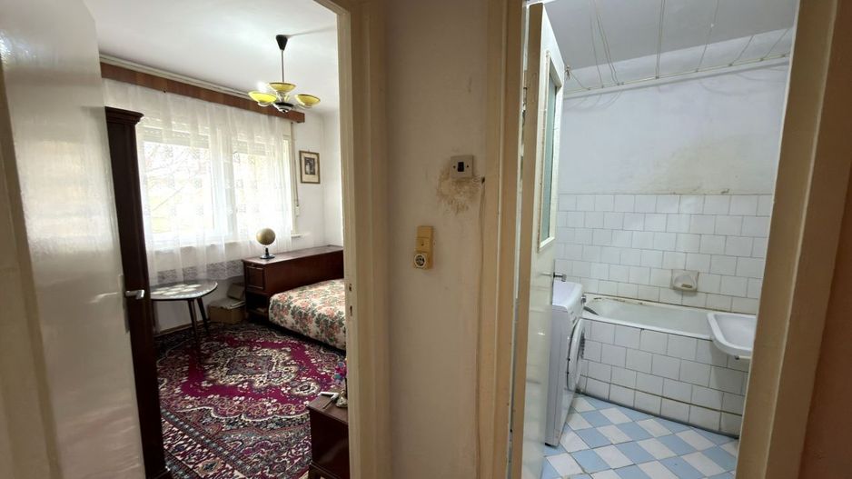 Apartament 3 camere MV1 Str. Gladiolei 6 Etaj III - Carei - - Poză 12