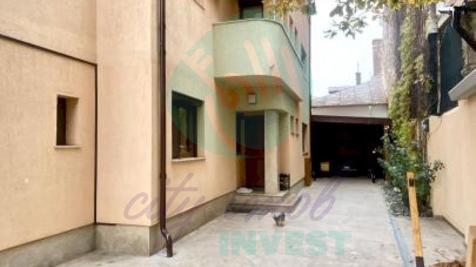 Vila cocheta cu teren de 400 mp - Poză 3