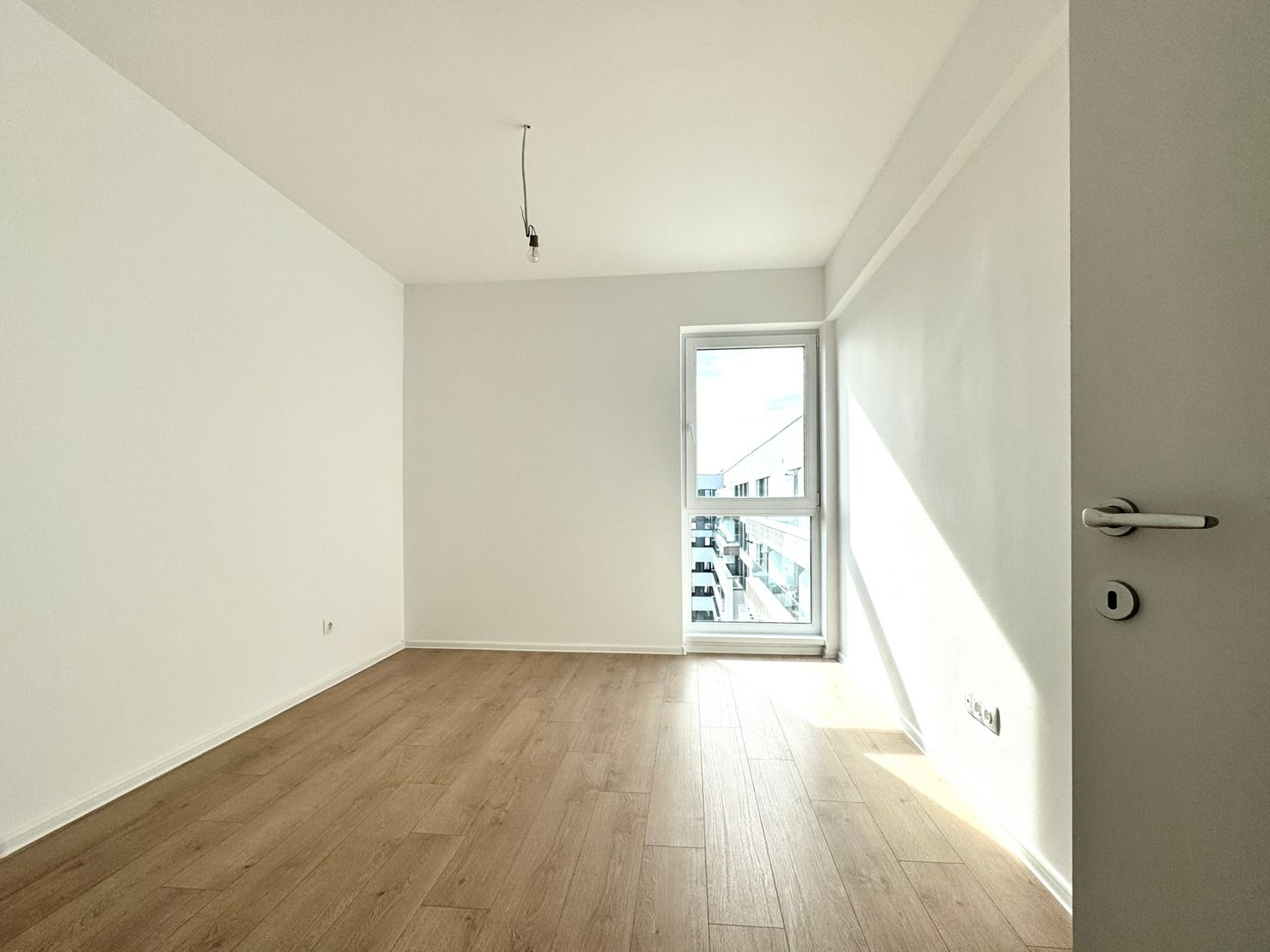 Apartament 3 camere Zona Mall Colosseum-Lacul Străulești - Poză 5