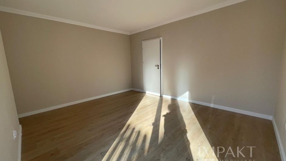 Apartament superb de locuit sau investitie in zona centrala cu 3 camere! - Poză 2