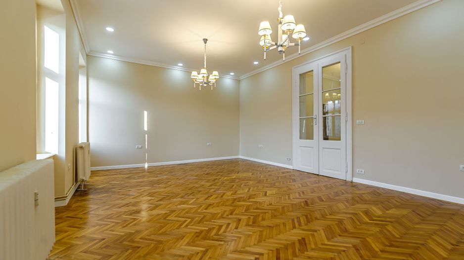 Spațiu ultracentral clasic și renovat - Poză 3