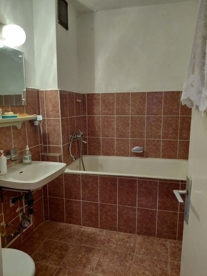 Aprtament 2 cam, Tig 1,et 3 si  un garaj mare langa bloc - Poză 8