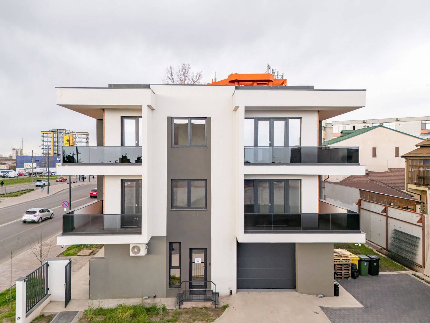 NOU! Spatii de birouri premium de inchiriat | Bdul 1 Mai | Parcare - Poză 2