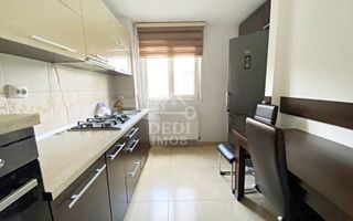 Apartament cu 3 camere de vanzare zona Bulevardul Dacia, Oradea - Poză 8