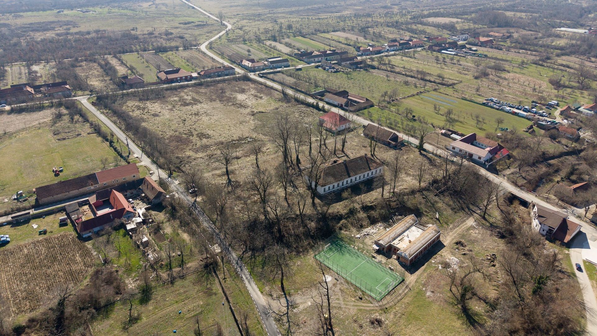 Conac nobiliar de secol XIX cu 8 camere în Maciova - Poză 27