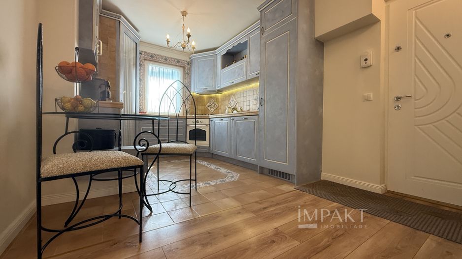 Apartament deosebit cu 4 camere decomandat si garaj in Andrei Muresanu - Poză 4