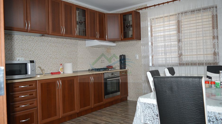 Casă de vânzare Prelipca/Suceava - Poză 1