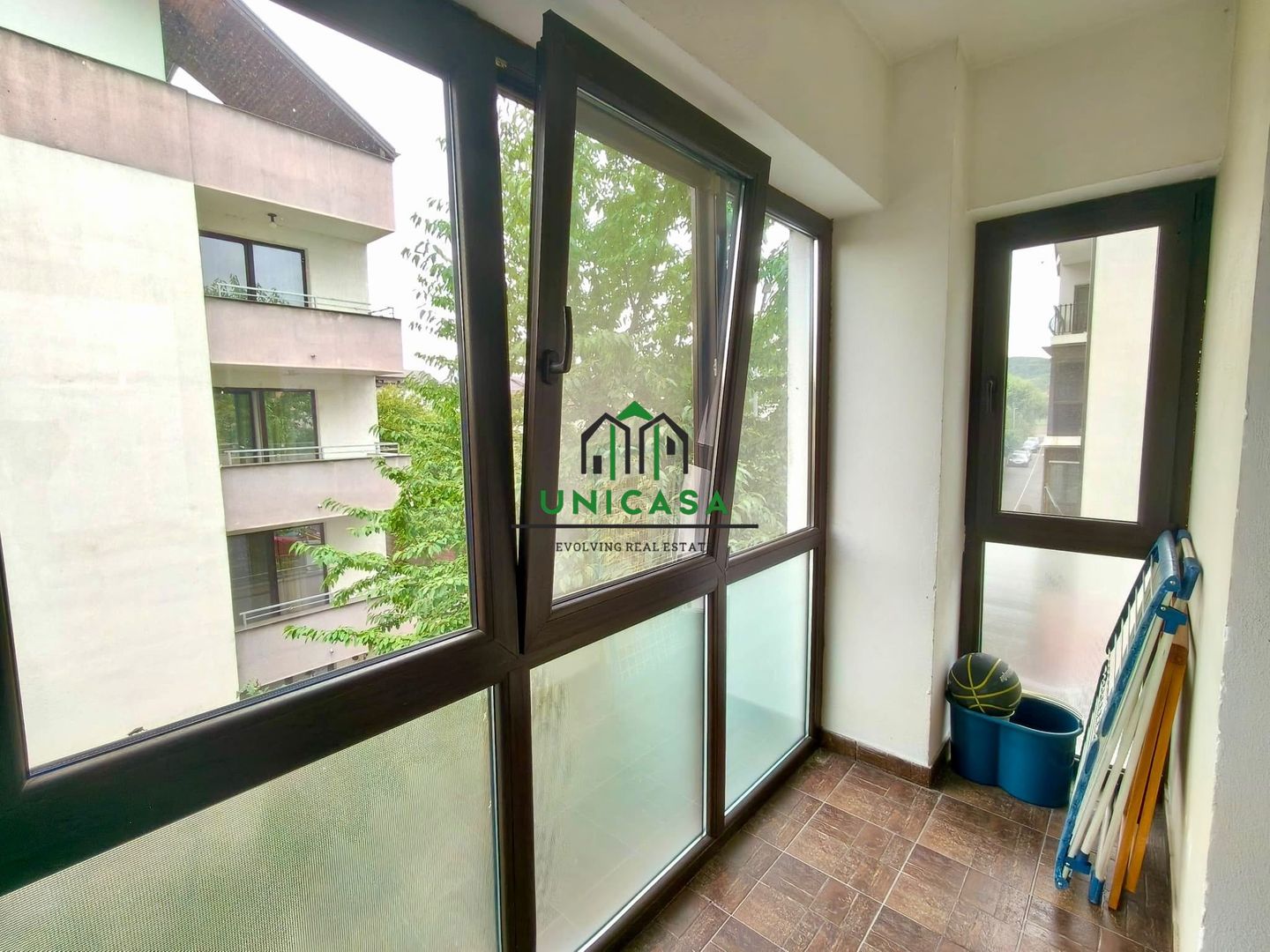 Apartament de inchiriat / 3 camere/ loc de parcare privat - Poză 7