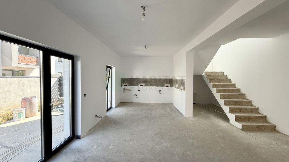 Vila 5 camere Tunari langa Cosmopolis - Poză 2