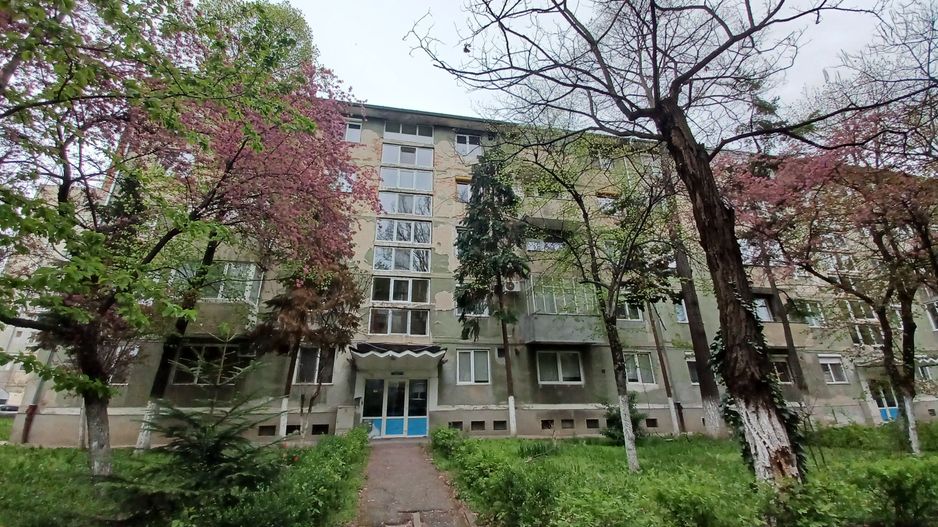 Apartament 2 cam, P-ța București. 65 000 E. Comision 0 - Poză 2