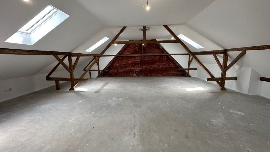 Clădire de birouri/ clinica zona Centrală - Poză 2