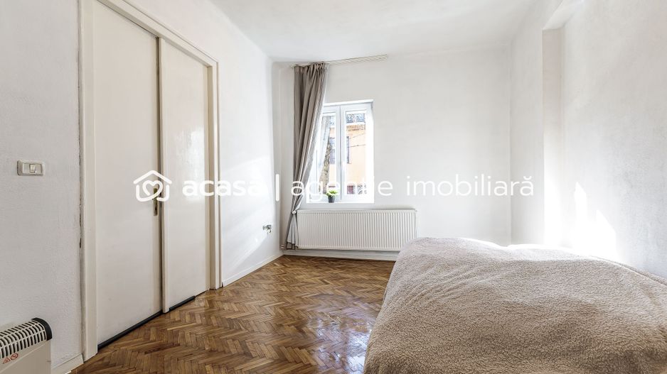 Apartament la casă, zonă centrală - Poză 2