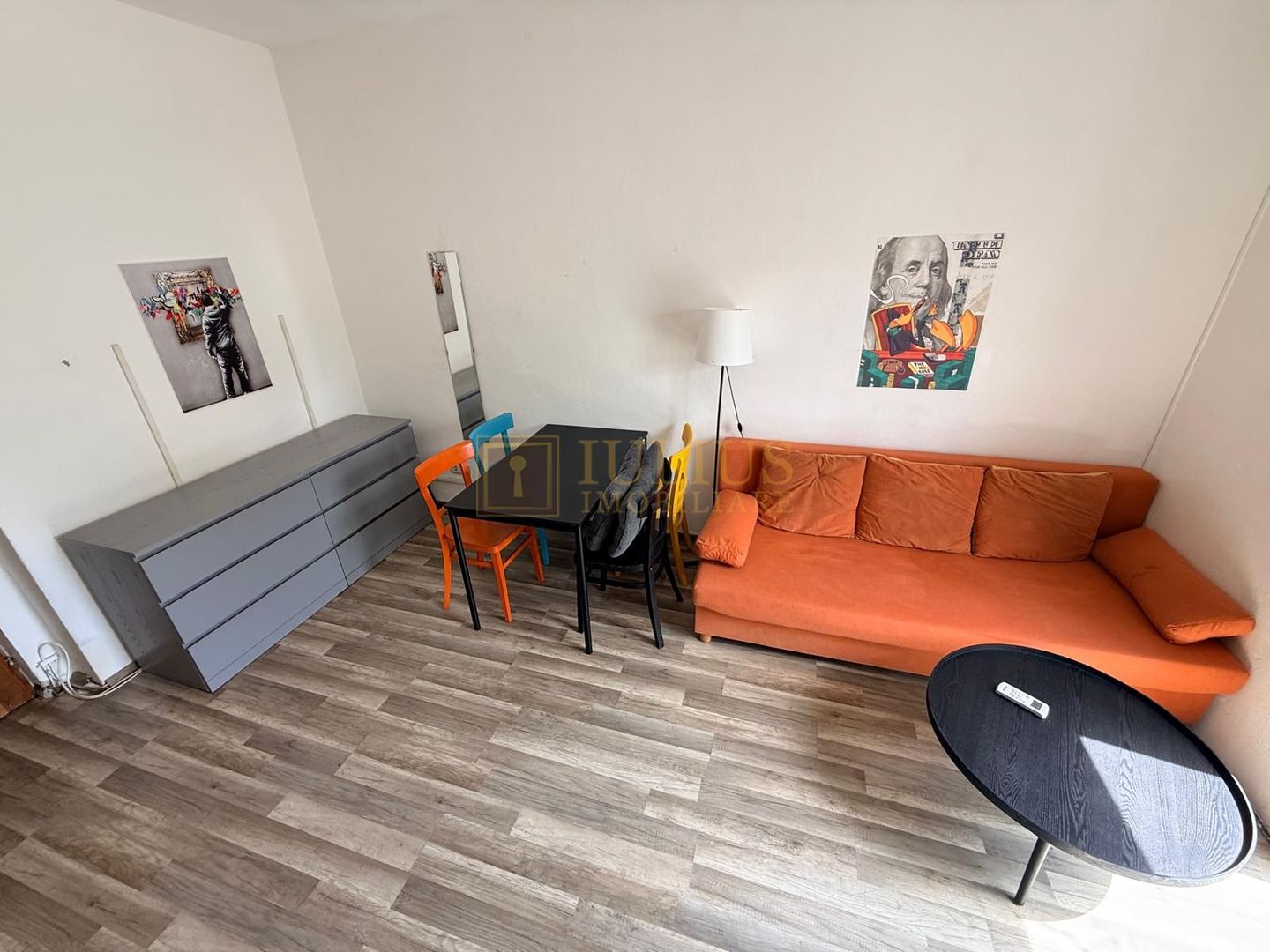 2 camere| apartament la casa-curte comuna| loc de parcare| centrala proprie| - Poză 3