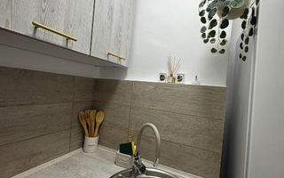 Apartament renovat cu 2 camere, 30 mp, zona Piata Hermes - Poză 4